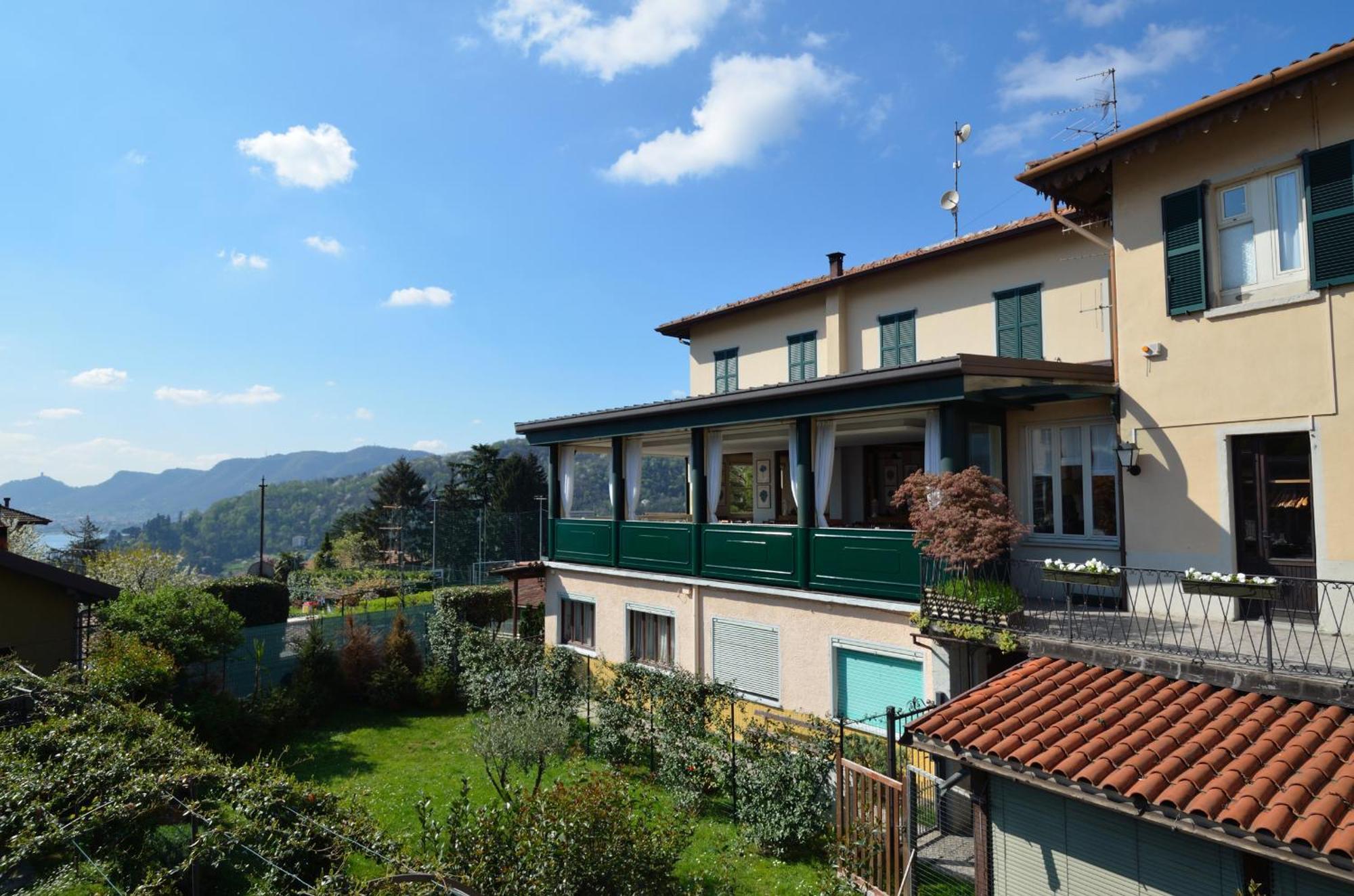 Albergo Della Torre Черноббио Экстерьер фото