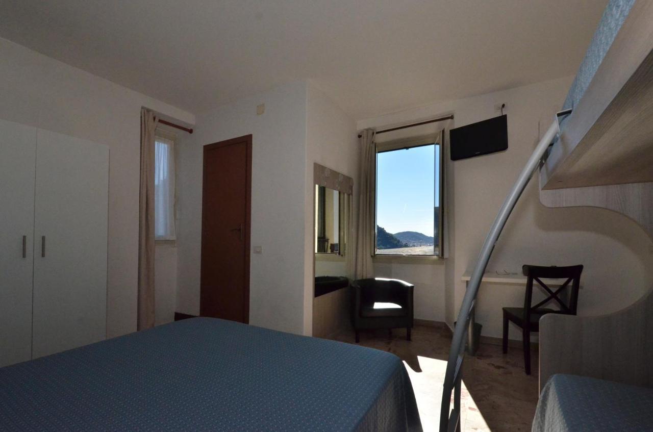 Albergo Della Torre Черноббио Экстерьер фото